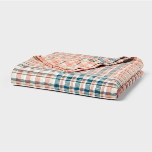 NWT Full/Queen Spring Matelasse Blanket
Plaid - Threshold - Picture 2 of 4